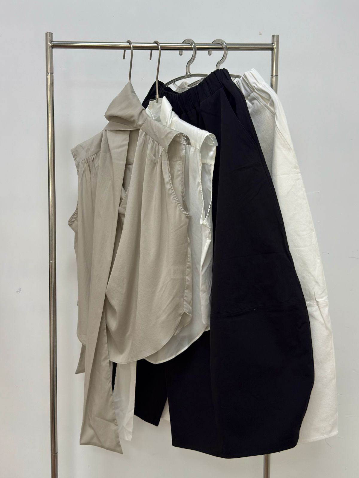Muffler Sleeveless Blouse