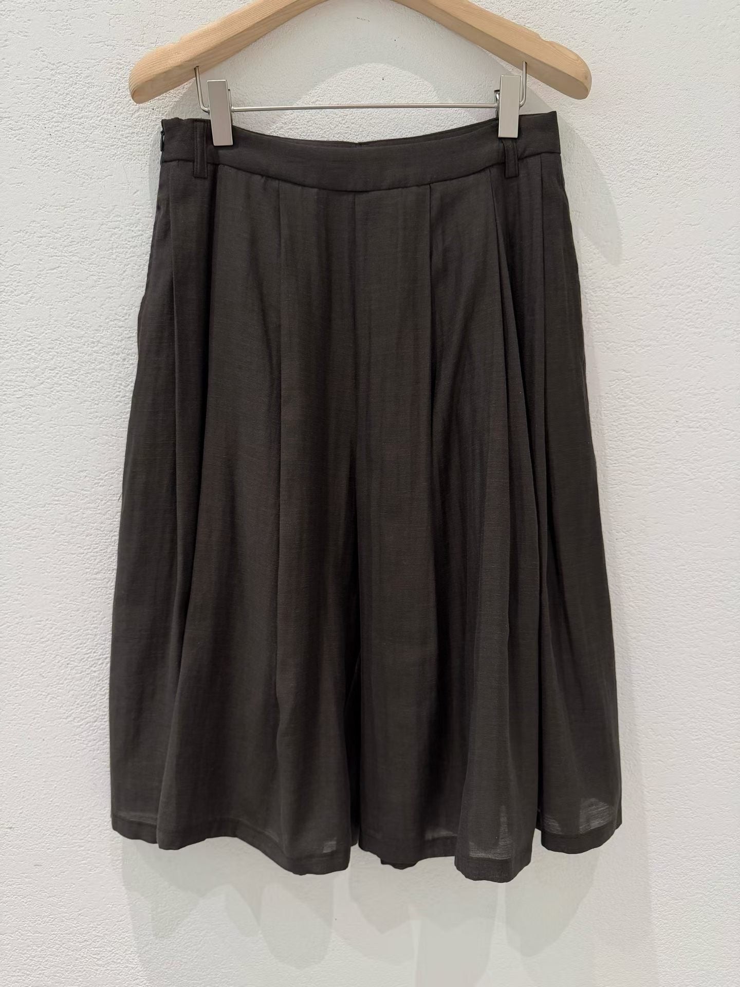 Pleated Airy Culottes