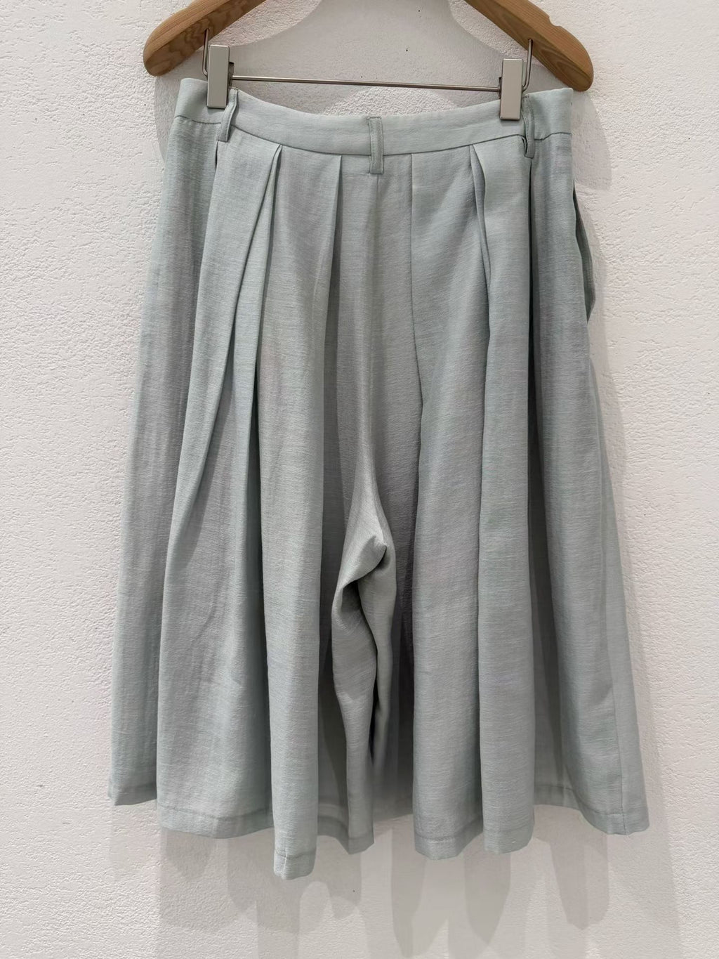 Pleated Airy Culottes